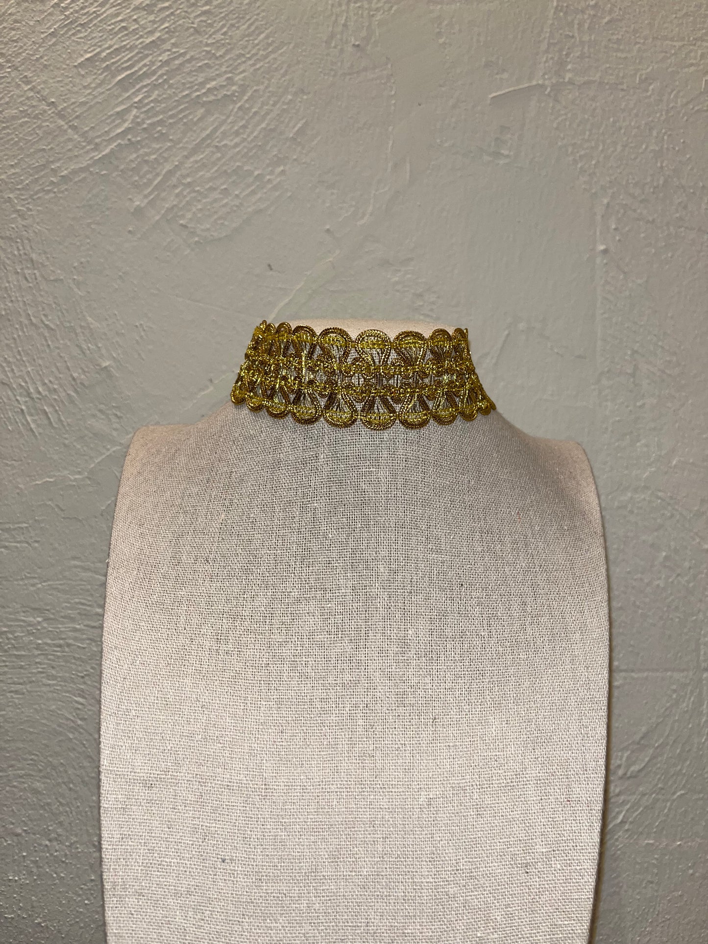Chocker Shotis